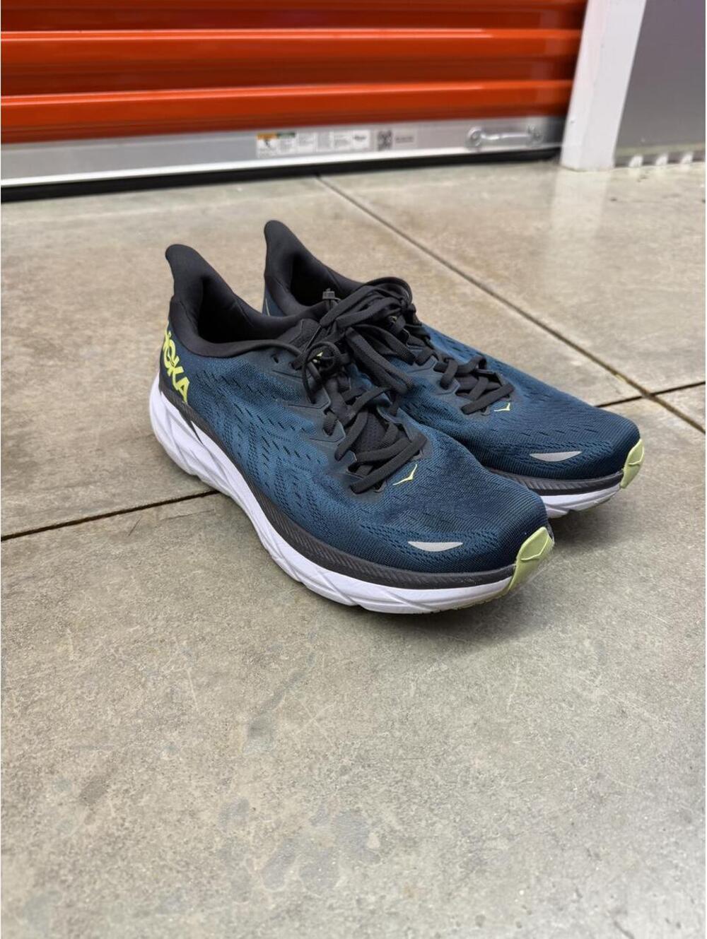 hoka one one clifton 8 black and green running gym shoes size 13 MENS